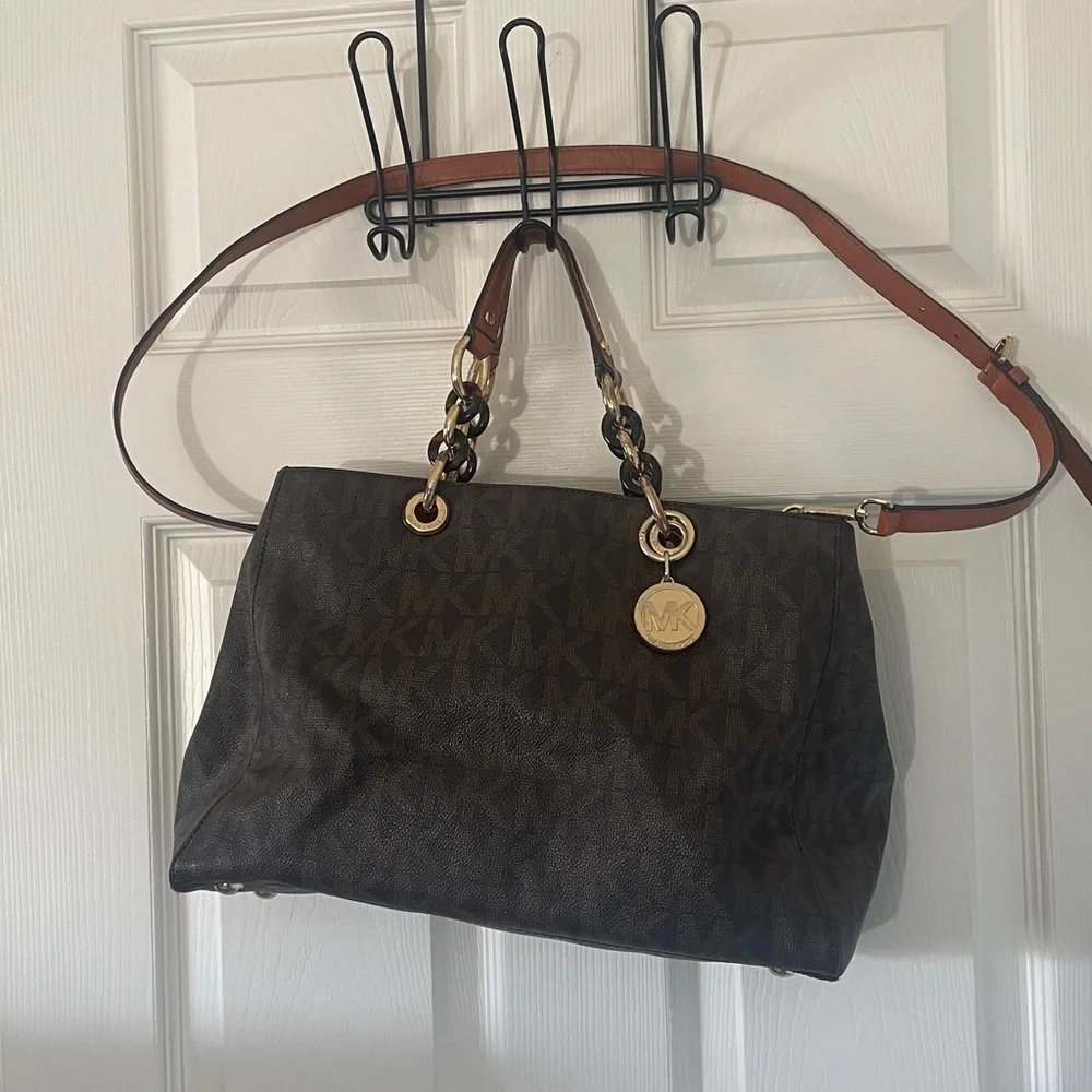MICHAEL Michael Kors Brown Signature Coated Canvas Medium Cynthia Tote Purse